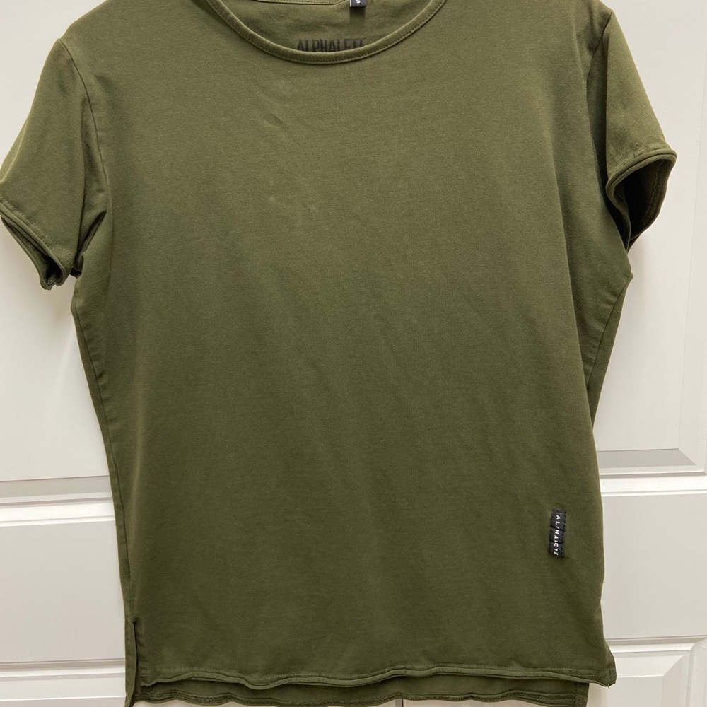Alphalete fish tank shirt size small